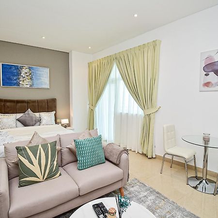 Luxury Escapes - Budget Studio With Balcony, Yacht Bay Marina دبي المظهر الخارجي الصورة